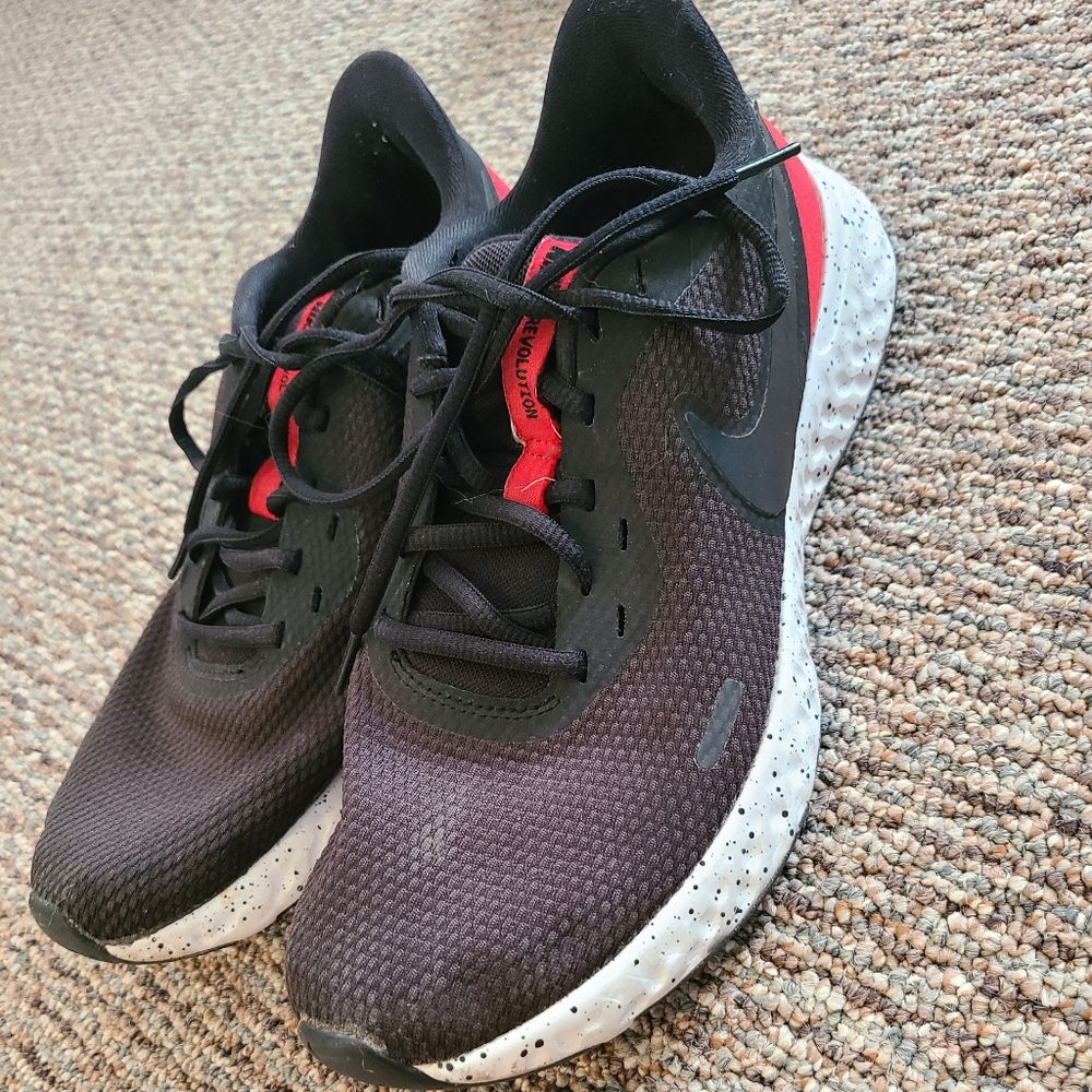 Shoes - Picture 6 of 7